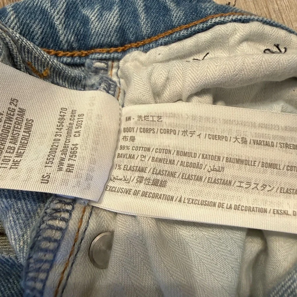 Abercrombie & Fitch Womens 26/2S 90s Straight Ultra High Curve‎ Love Slit Hem